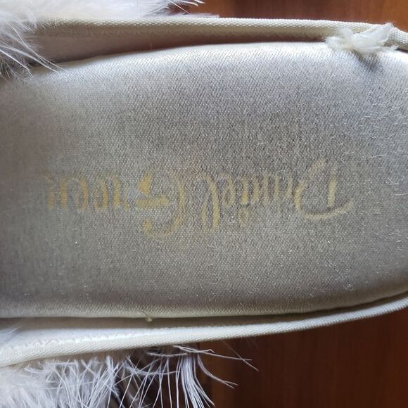 VINTAGE fuzzy slippers - Picture 5 of 14